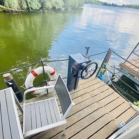 15 Ps Super-hausboot