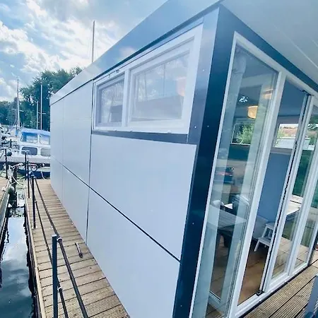 Apartment 15 Ps Super-hausboot